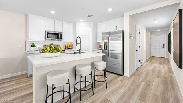 2200 Abraham Avenue, Las Vegas, NV 89106