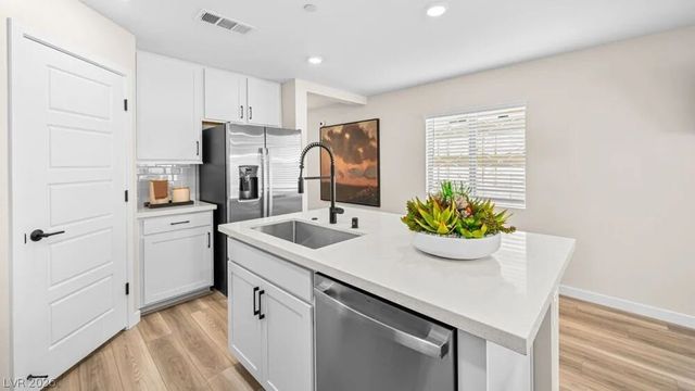 2200 Abraham Avenue, Las Vegas, NV 89106