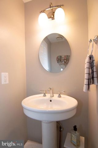 8230 LA FAYE CT, Alexandria, VA 22306