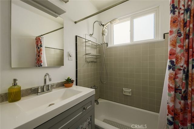 6834 Shoshone, Lake Balboa, CA 91406