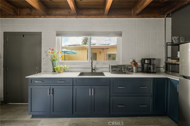 6834 Shoshone, Lake Balboa, CA 91406