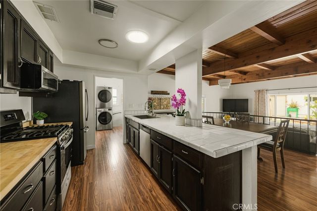 6834 Shoshone, Lake Balboa, CA 91406