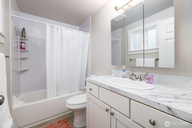 401 Stanford Drive, Mount Vernon, WA 98273