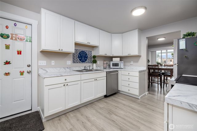 401 Stanford Drive, Mount Vernon, WA 98273
