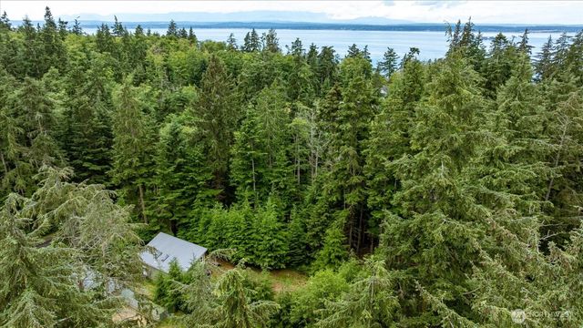 3086 Spahr Road, Greenbank, WA 98253