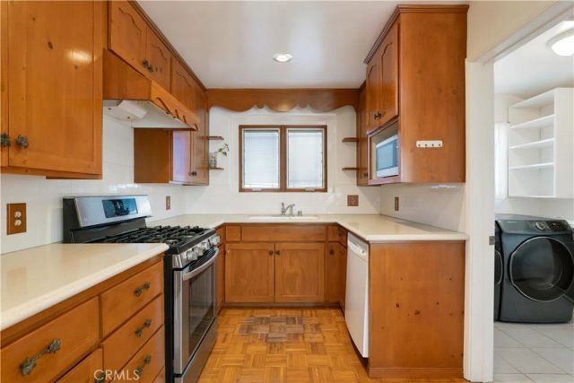 6438 Orion Avenue, Van Nuys, CA 91406