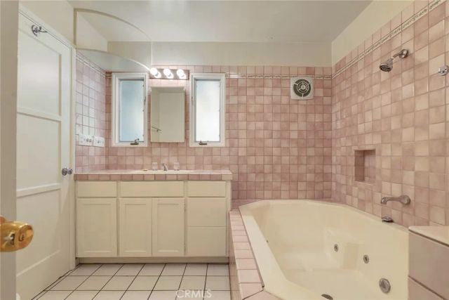6438 Orion Avenue, Van Nuys, CA 91406