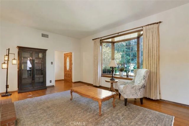 6438 Orion Avenue, Van Nuys, CA 91406