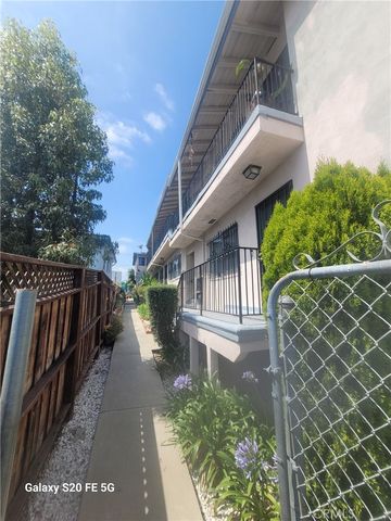 5621 Edgemar Avenue, Los Angeles, CA 90043