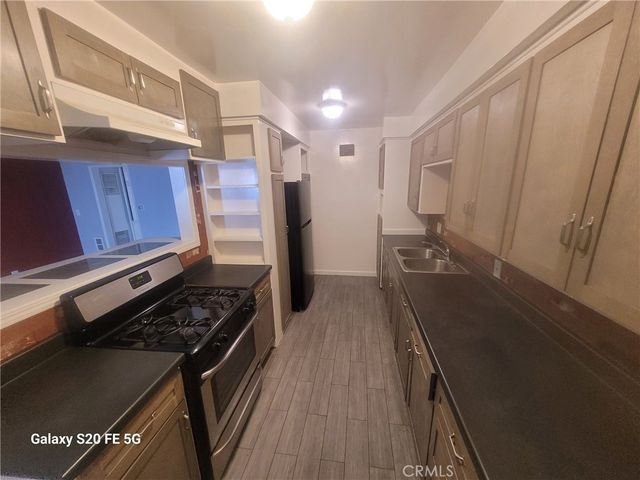5621 Edgemar Avenue, Los Angeles, CA 90043