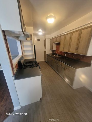 5621 Edgemar Avenue, Los Angeles, CA 90043
