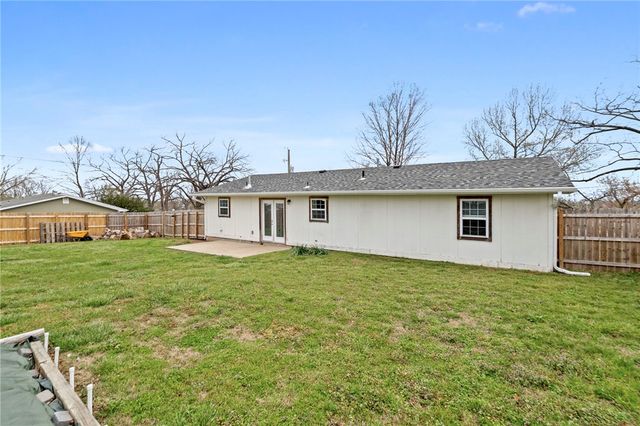 103 NW J Street, Bentonville, AR 72712