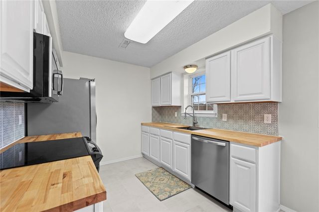 103 NW J Street, Bentonville, AR 72712