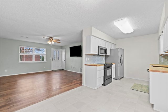 103 NW J Street, Bentonville, AR 72712