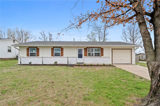 103 NW J Street, Bentonville, AR 72712