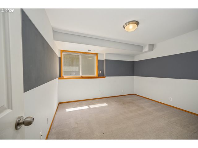 3826 BRIGHTON Ave, Eugene, OR 97405