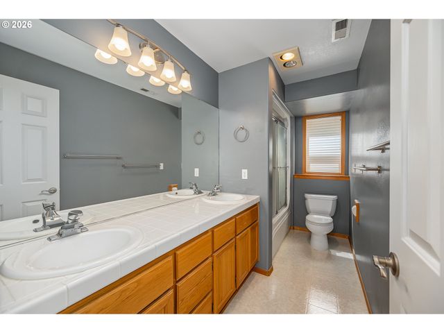 3826 BRIGHTON Ave, Eugene, OR 97405