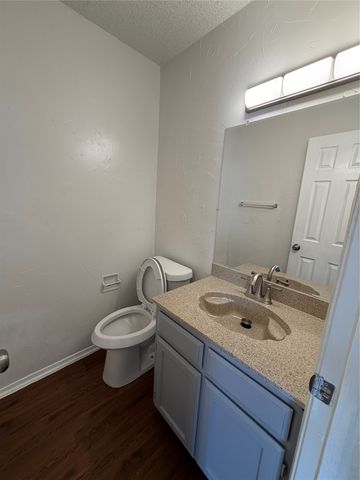 3078 W Sycamore Circle, Euless, TX 76040