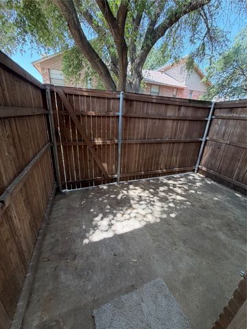 3078 W Sycamore Circle, Euless, TX 76040