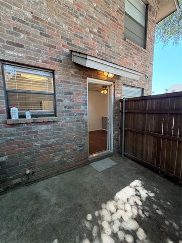 3078 W Sycamore Circle, Euless, TX 76040