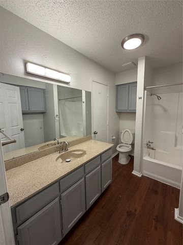 3078 W Sycamore Circle, Euless, TX 76040