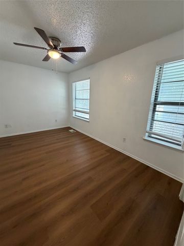 3078 W Sycamore Circle, Euless, TX 76040
