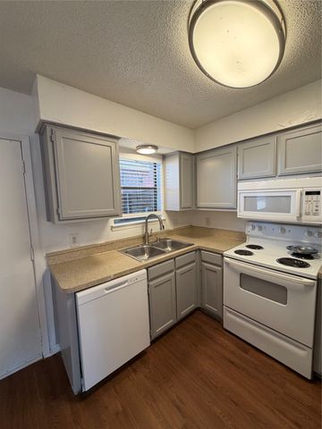 3078 W Sycamore Circle, Euless, TX 76040