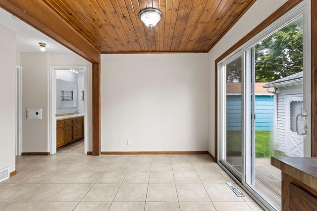 802 Center Street, North Mankato, MN 56003