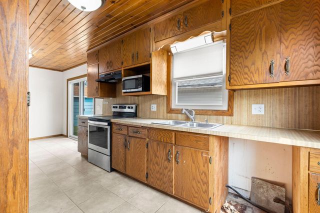 802 Center Street, North Mankato, MN 56003