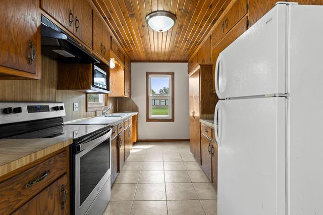 802 Center Street, North Mankato, MN 56003