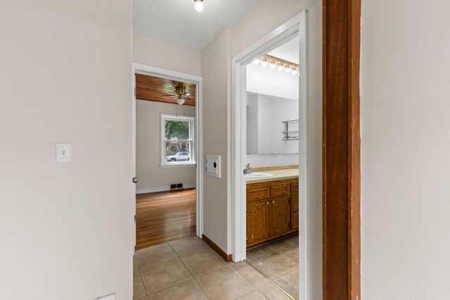 802 Center Street, North Mankato, MN 56003