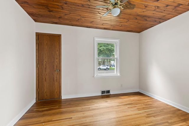 802 Center Street, North Mankato, MN 56003