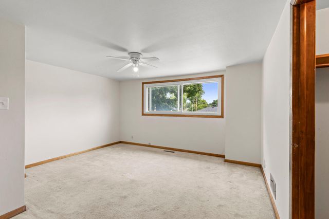 802 Center Street, North Mankato, MN 56003