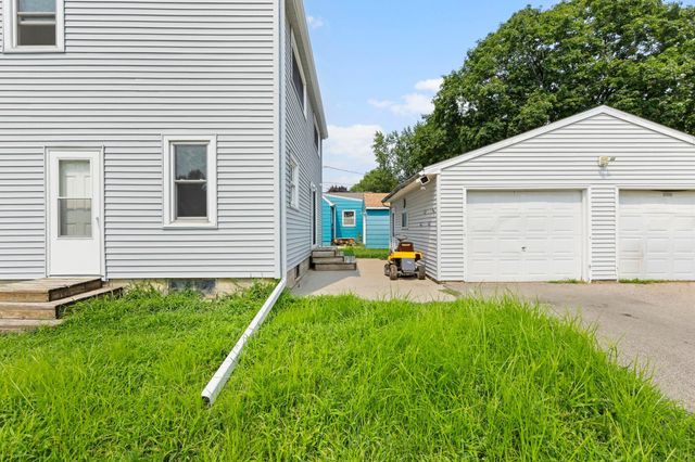 802 Center Street, North Mankato, MN 56003
