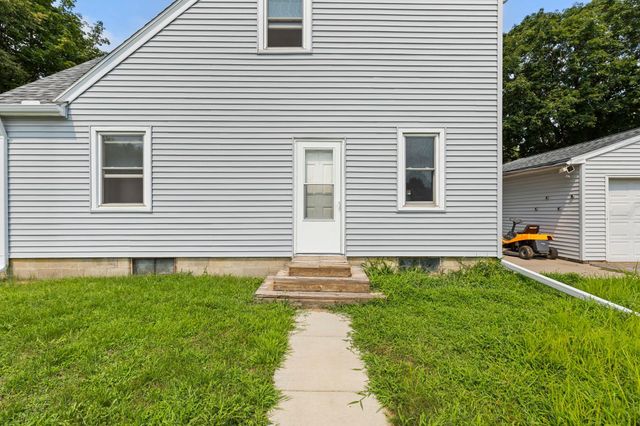 802 Center Street, North Mankato, MN 56003