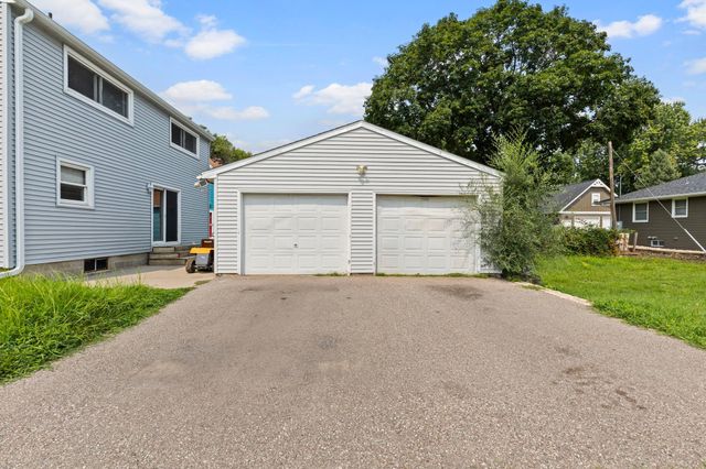 802 Center Street, North Mankato, MN 56003