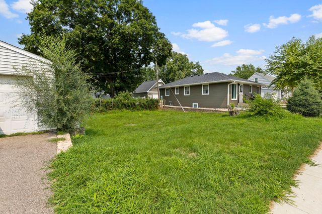 802 Center Street, North Mankato, MN 56003