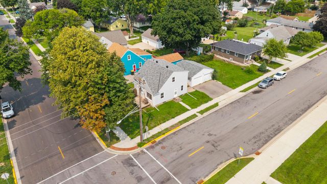 802 Center Street, North Mankato, MN 56003