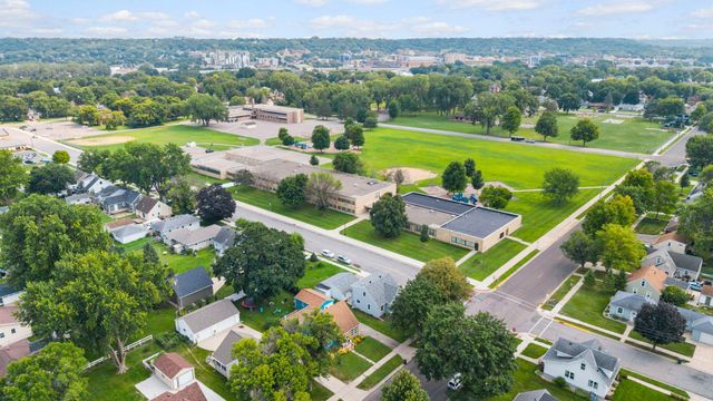 802 Center Street, North Mankato, MN 56003