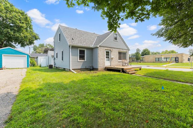 802 Center Street, North Mankato, MN 56003