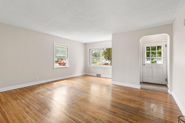 802 Center Street, North Mankato, MN 56003