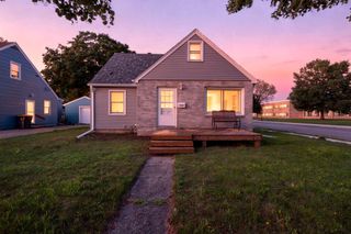 802 Center Street, North Mankato, MN 56003