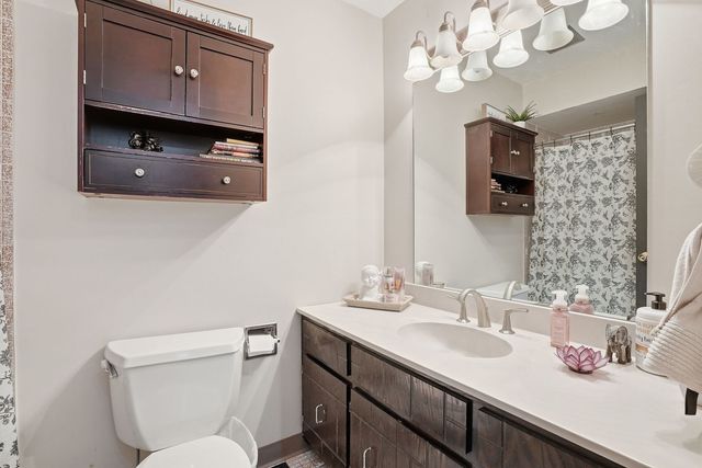 310 SHERIDAN Drive 1D, Willowbrook, IL 60527