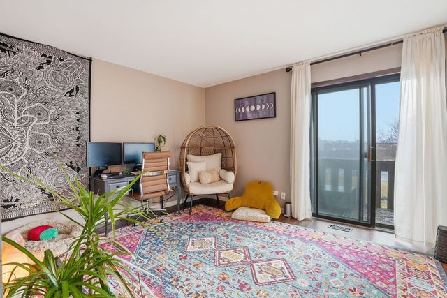 310 SHERIDAN Drive 1D, Willowbrook, IL 60527