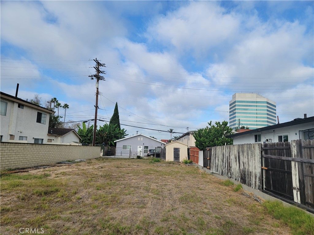 17101 B Lane, Huntington Beach, CA 92647 — exterior