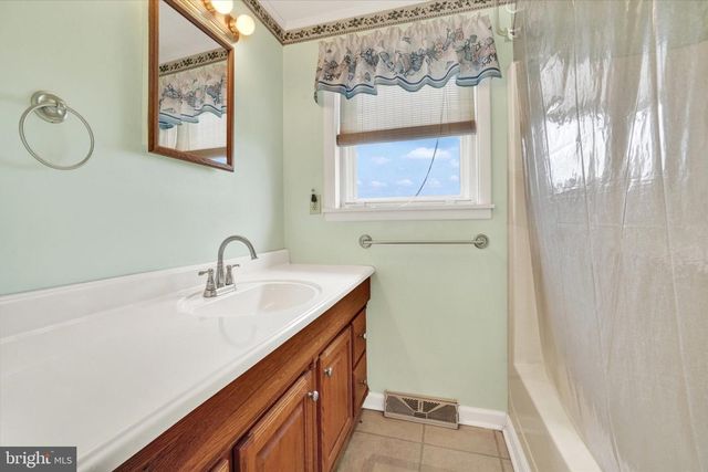 603 OAKWOOD DR, Dover, PA 17315