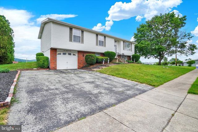 603 OAKWOOD DR, Dover, PA 17315