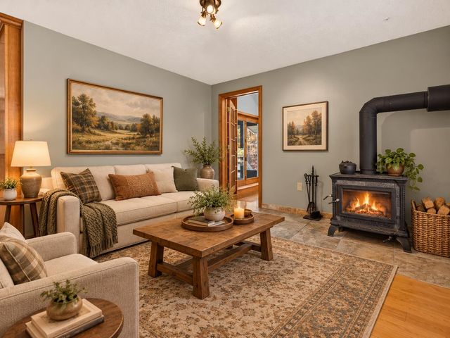 3 Derby Road, Derry, NH 03038