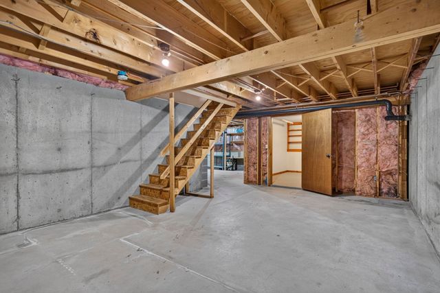 3 Derby Road, Derry, NH 03038