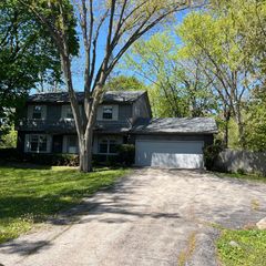 30974 N Milwaukee Avenue, Libertyville, IL 60048